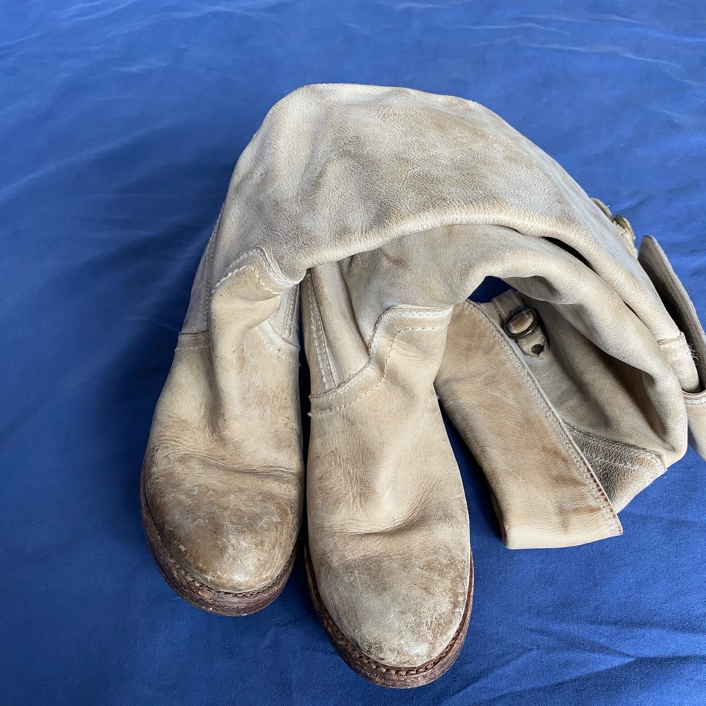 Frye Beige/Tan Leather Heeled Boots